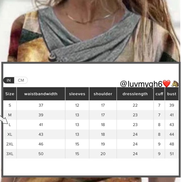 V-neck Tunic Top🎉HP 10/13🎉 - Picture 3 of 3